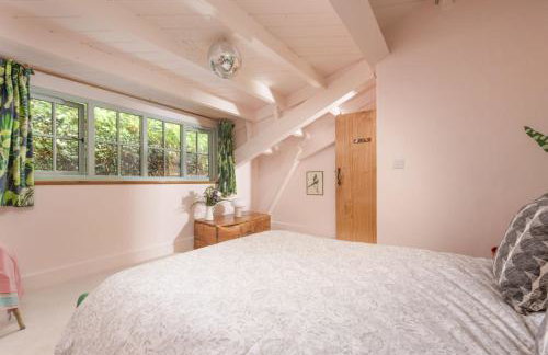 Master Shipwrights House - Great Location - Free WiFi & Parking - Fireplace - Photo 37