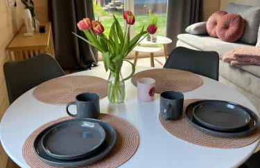 Tinyhouse Frida &ndash Stilvolle Auszeit am See Natur & Ruhe in Stuer Mecklenburgische Seenplatte - Foto 5