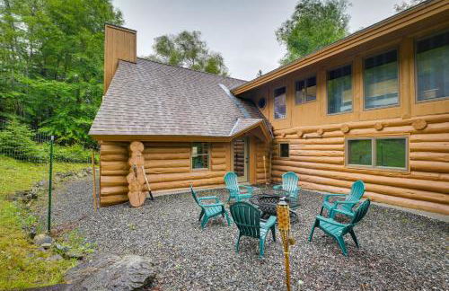 Secluded Greenville Cabin Walk to Moosehead Lake! - Foto 21