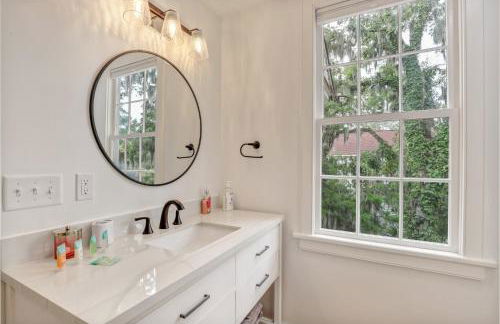 Gallery 1897 - Photo 19