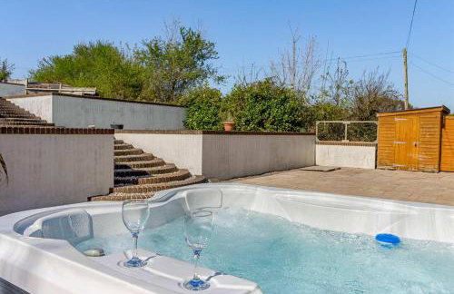 Springfield Deer View -No Commercial Sign written Vehicles,Private Hot Tub , 2 Dogs Max,Fishing Nearby & Communal Swimming Pool ,Pool open April to September - Foto 3