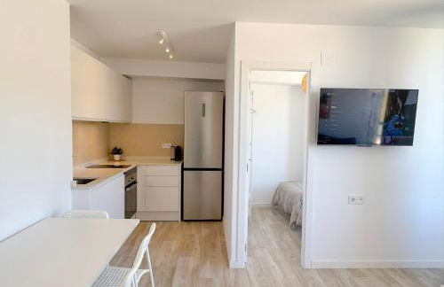 NUEVO, primera linea de playa, con piscina y vistas al mar - Foto 19