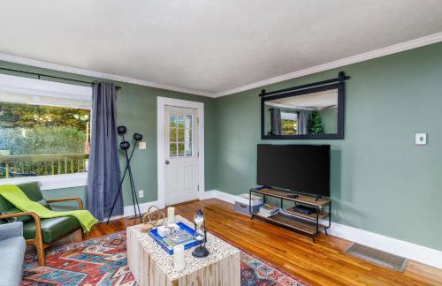 New River Gorge Cottage w Hot Tub, Fire Pit, Grill - Foto 4