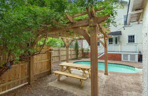 Massive 6 bedroom home with a Pool - Foto 55