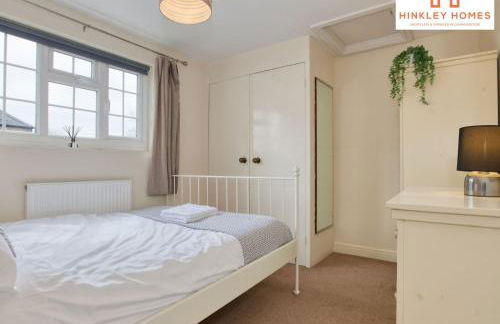 Cosy Contained Riverside 1bed - 2 Floors - Parking - Photo 9