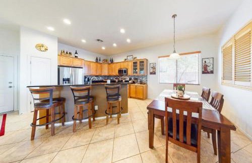 Snowbird-friendly home with fast WiFi, central AC, and private pool - Foto 6