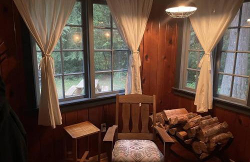 Springbrook · Cozy 2BR Mt. Hood Cabin, Fireplace & Retro Kitchen - Foto 10