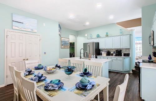 Spacious family home w pool & game room - Photo 32