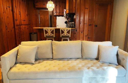 Cozy King Bed Cabin Fireplace - Photo 4