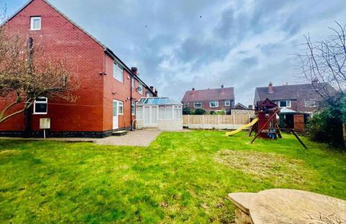 13 Guests - Free Parking - Manchester House - Foto 23