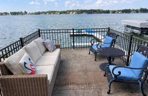 Eagle Lake Paradise! Close to ND! Sunset! Hot Tub! - Foto 31