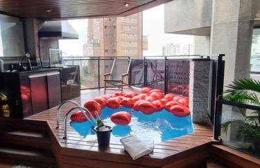 Morumbi, Apartamento Pub, SPA com hidromassagem, PISCINA Aquecida PRIVATIVA, LAREIRA, tudo que você precisa para descansar, trabalhar ou realizar aquela comemoração! Com total conforto e PRIVACIDADE! O Apt Nota 10 de SP! - Foto 1