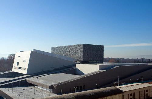 Spacious, with private Parking, 2 bedrooms 2 bathrooms - Comfortable and Bright Apartment in Florence with Private Parking Garage - Just Few Minutes walking From Historic Center - Foto 38