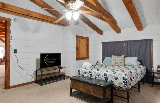 Cabin in the Trees, Hot Tub, Fire Pit - Foto 41