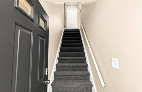 New! Charming Upper Unit in the Heart of Roseville - Foto 25