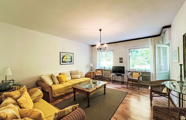 2 bedroom Apartment in Traben-Trarbach with garden - Photo 1