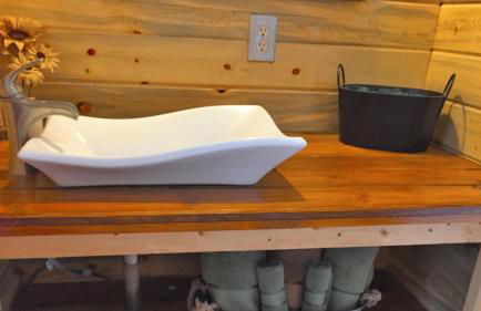 Canyonlands Barn Cabin with Loft, Full Kitchen, Dining Area for Large Groups - Photo 34