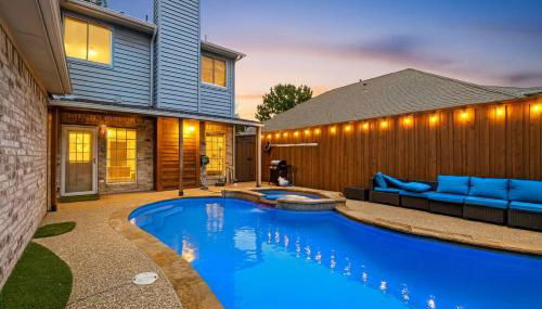 Newly updated 5BR/2.5BA w/pool sleep 16 ppl• - Photo 1, Other