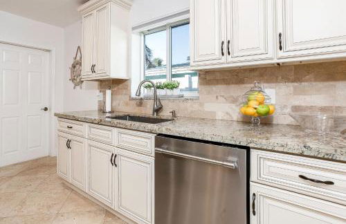 Pompano home with private heated Pool 3D tour available - Foto 40