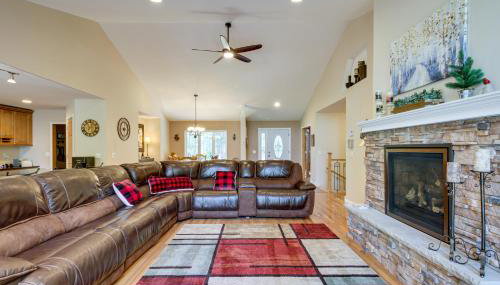 White Swan Lake Home Near Hiking and Snowmobiling! - Foto 4