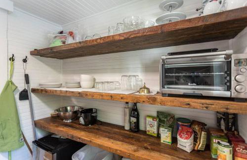 Relax in an upscale, renovated gem - Foto 20