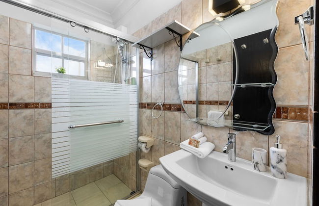 Urban 5BR Private Pool Getaway 10 Min- Bch - Foto 26