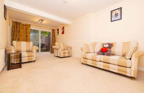 3 Bed - Sleeps 4 - Free Parking - Private Garden - Photo 26