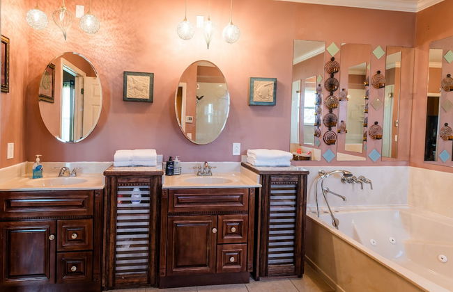 Chic Renovated Oasis: Disney & Universal Nearby 4 Bedroom Home by RedAwning - Foto 20