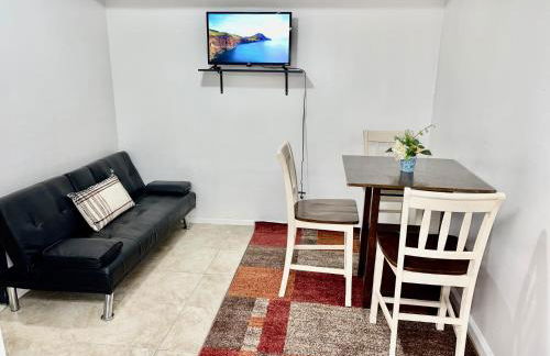 2 Bedroom Apt in LIC, Private WITH BACKYARD ! - Foto 4