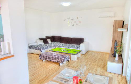 Ema Holiday Home - Foto 17