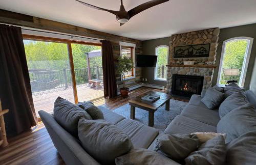 1800ML - As Seen on TV 1 mile from skiing great views hot tub fire pit beach Pool gym passes - Foto 14