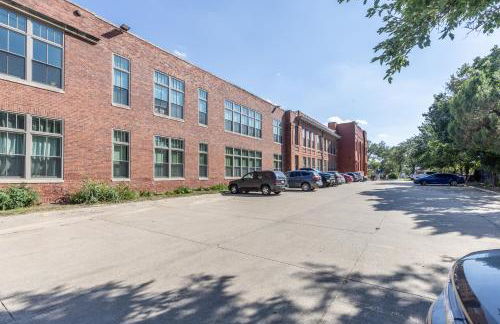 Boutique 1BR Condo - Walk to Memorial Stadium - Historic Hayward Place - Foto 32