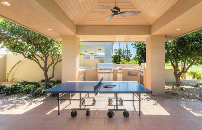 Moonshine by Avantstay Modern & Stylish Estate w/ Bar, Fire Pit & Hot Tub 5 bd - Foto 38