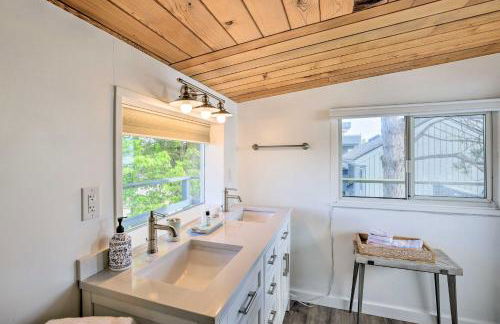 Waterfront Ferndale Home Deck and Beach Access - Foto 20