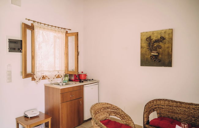 Trikalioti\'s Lush Green Estate Apartments - Photo 16