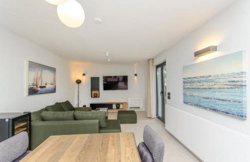 Azure Heaven Apartment w heated pool - Photo 22