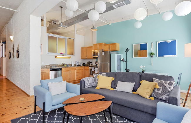 City Center Apartment, Walk Everywhere, Wifi - Photo 18