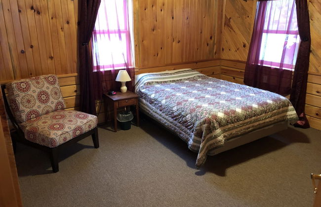 Sunset Pines Resort - Photo 2