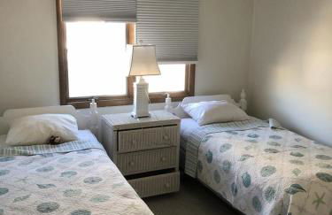 Great Value - Oceanside Raised Ranch Location Is Perfect For Walking To Beach, Restaurants, Pizza, Ice Cream Or Coffee 13419 - Foto 11