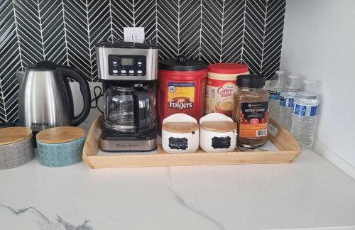 H&H New Built 2023 Hidden Gem Heart of OC 3 Queen Beds - Foto 15