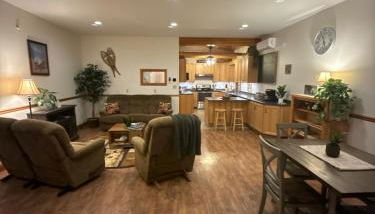 Prime Northern Maine Snowmobiling Retreat with Full Kitchen & Winter Trails Access - Foto 2