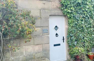 The Cottage on the Square, Wensley - Derbyshire Country Cottage. - Photo 29
