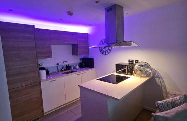 Executive E15 Apartment - Skyline Terrace & Free Private Parking - 5-min Walk to Abba Arena - Foto 33
