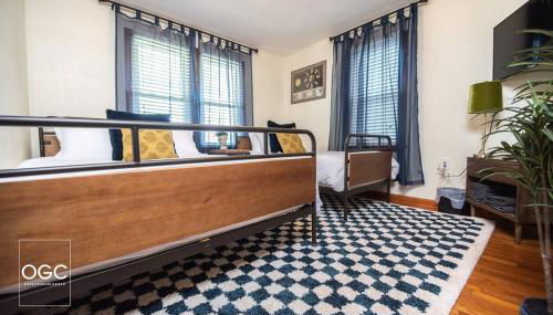 WV Bohemian Bungalow - Photo 2