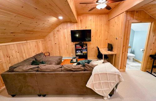 R8 Luxury Bretton Woods Ski-In Ski-out townhome next to beginner ski area w fast wifi and keyless entry - Foto 34