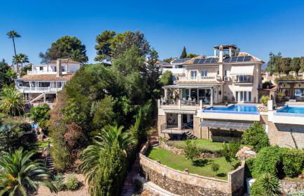 Infinity pool mansion by Costarentals - Ref 85 - Photo 2