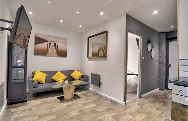 Cozy Guest Lodge With a Large Secluded Garden - Photo 15