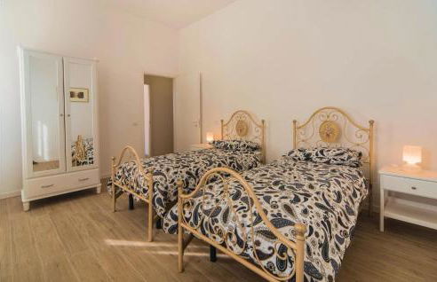 Awesome Apartment In Valnogaredo Pd - Foto 9