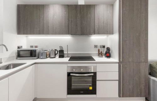 Spacious Luxury Apartment King Bed - Central Location - Foto 19