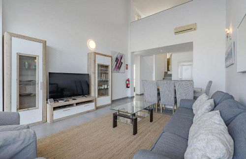 Villa Elisabetta, Luxury Villa with Heated Pool Ocean View in Adeje, Tenerife - Foto 10